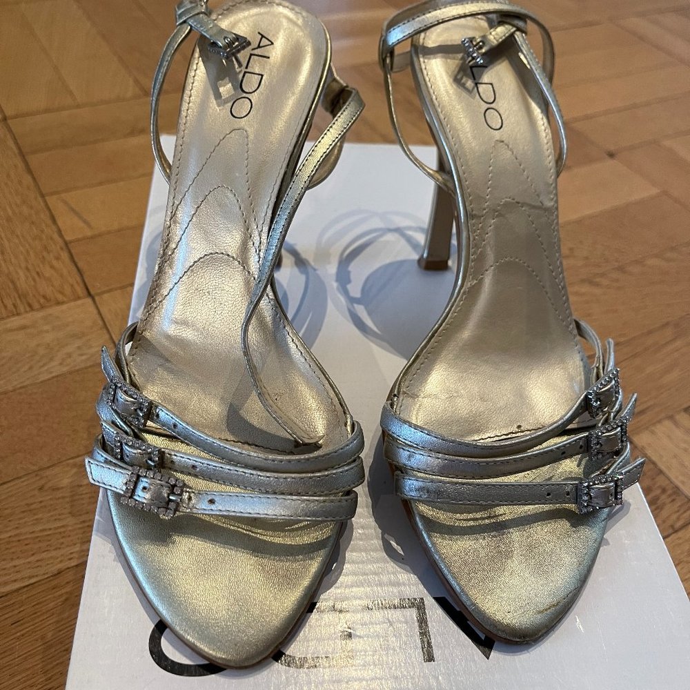 **Used** Aldo Gold Heels/Sandals sz 6